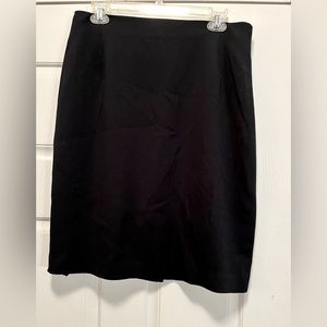 Black lined skirt